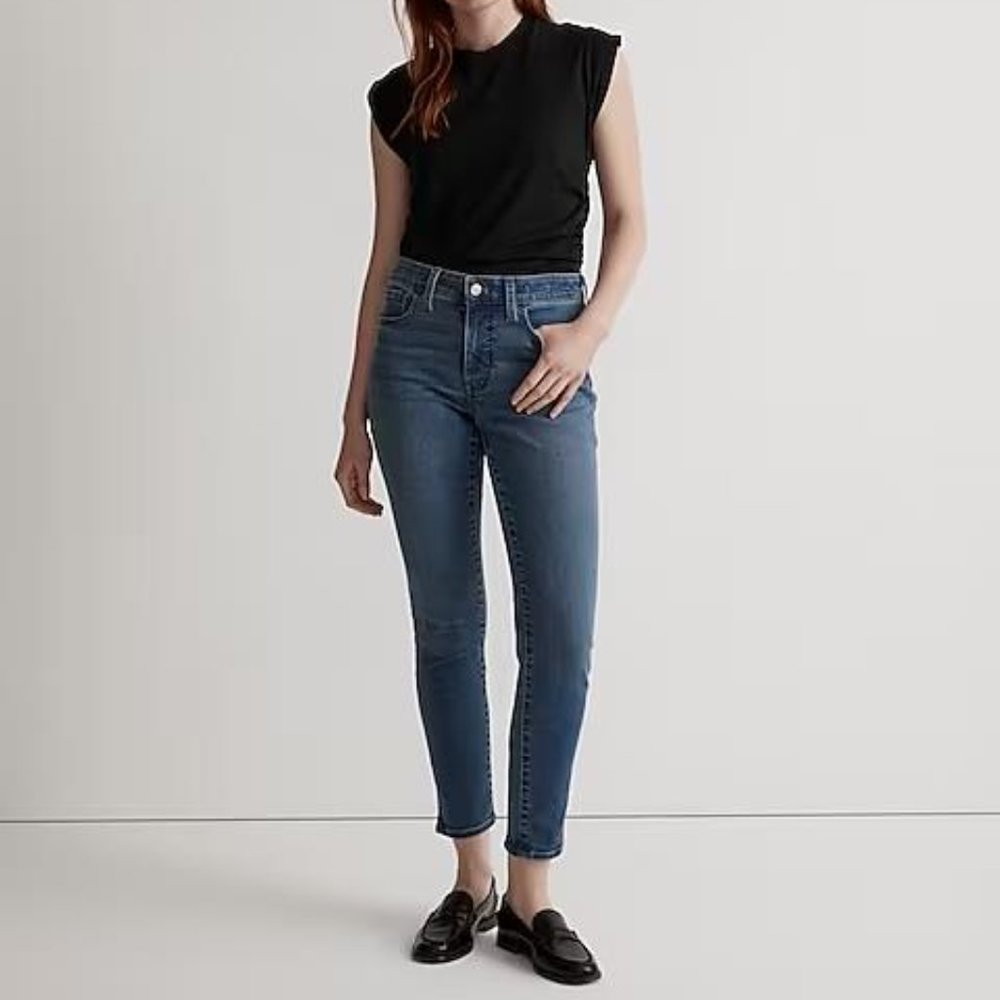 NWT - Curvy Mid-Rise Roadtripper Supersoft Skinny Jeans in Hastings Wash: TENCEL